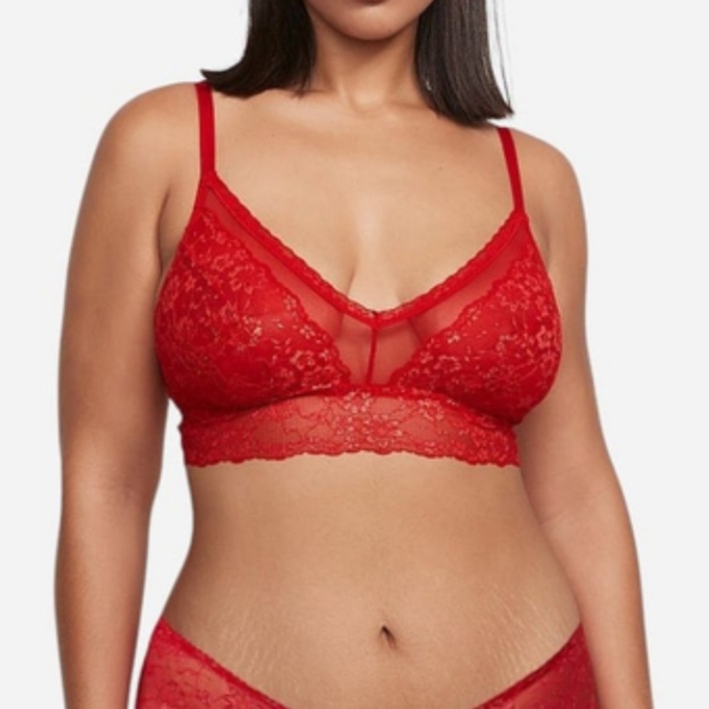 Victoria's Secret Posey Lace Unlined Bralette.